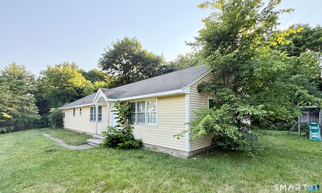 23 Cathryn Street, New Milford, CT 06776