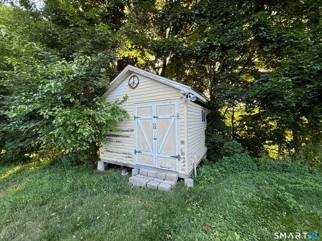 23 Cathryn Street, New Milford, CT 06776