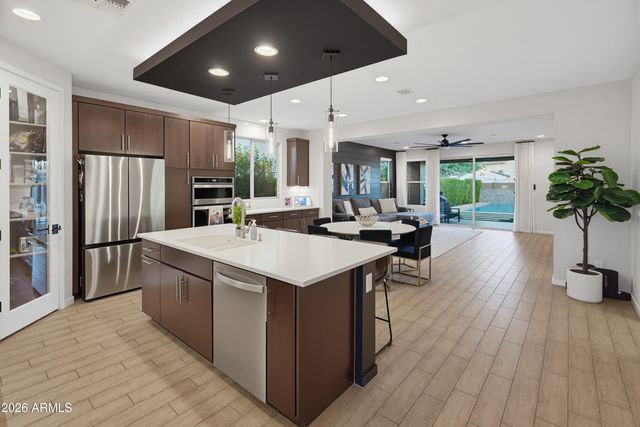 3211 E BRYCE Lane, Phoenix, AZ 85050