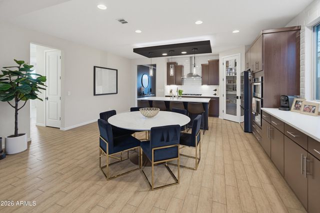 3211 E BRYCE Lane, Phoenix, AZ 85050