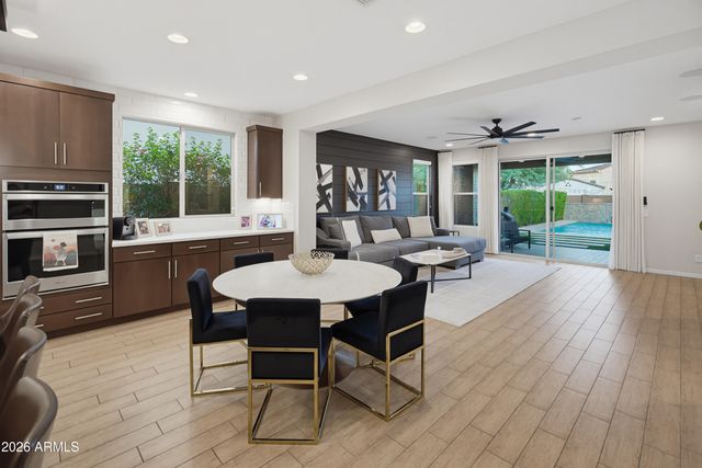 3211 E BRYCE Lane, Phoenix, AZ 85050