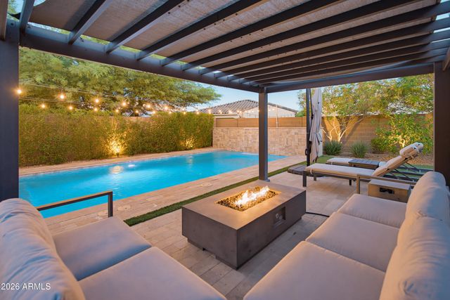 3211 E BRYCE Lane, Phoenix, AZ 85050