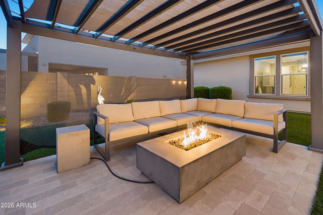 3211 E BRYCE Lane, Phoenix, AZ 85050