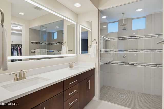 3211 E BRYCE Lane, Phoenix, AZ 85050