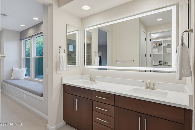 3211 E BRYCE Lane, Phoenix, AZ 85050
