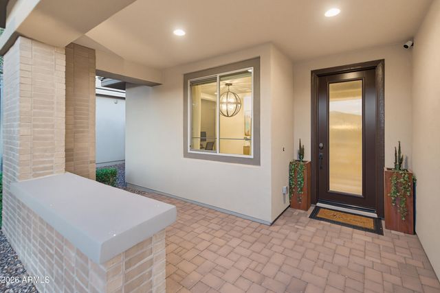 3211 E BRYCE Lane, Phoenix, AZ 85050