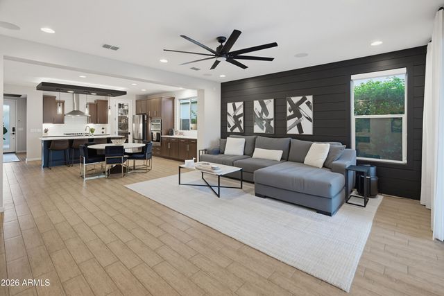 3211 E BRYCE Lane, Phoenix, AZ 85050