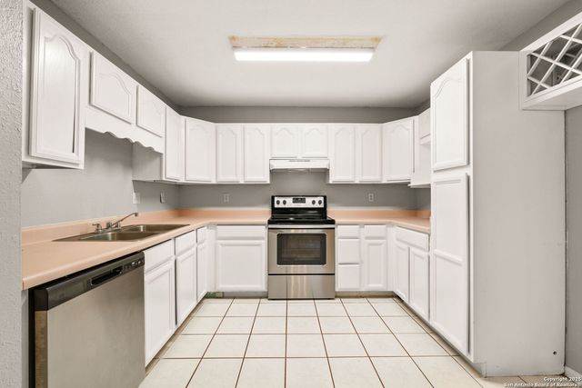 7441 Barnsley, San Antonio, TX 78250