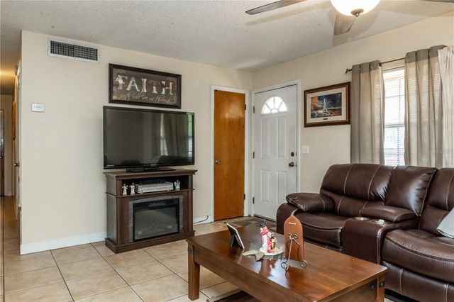 6424 SWALLOW HILL DRIVE, Orlando, FL 32818