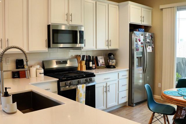 1120 Vanguard Way W, Madera, CA 93636