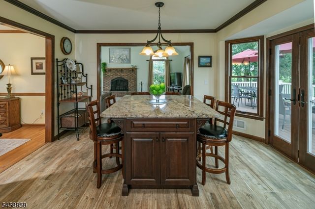 9 Summershade Ln, Raritan Twp., NJ 08551