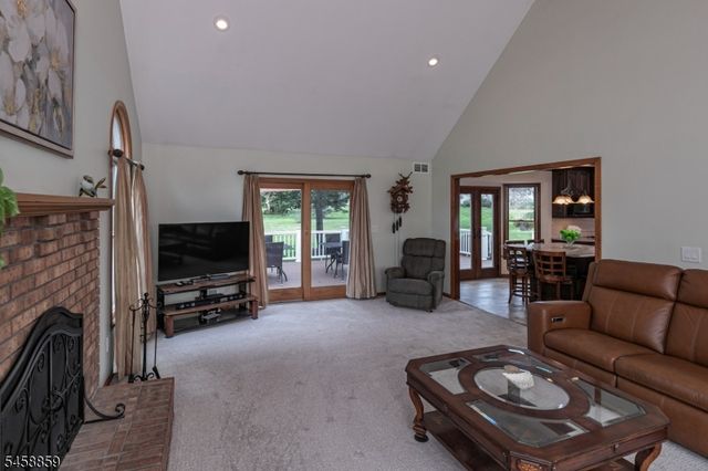 9 Summershade Ln, Raritan Twp., NJ 08551