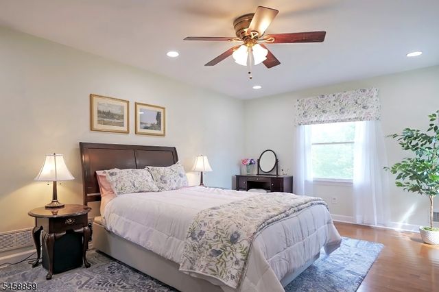 9 Summershade Ln, Raritan Twp., NJ 08551