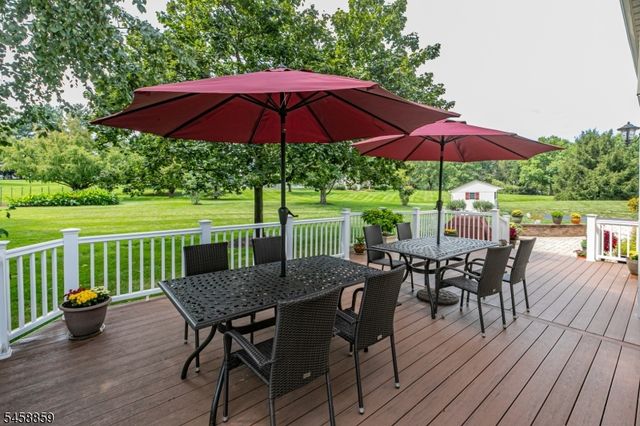 9 Summershade Ln, Raritan Twp., NJ 08551