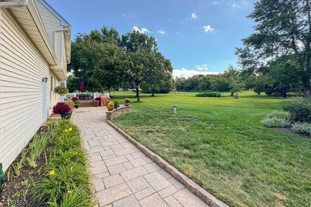 9 Summershade Ln, Raritan Twp., NJ 08551