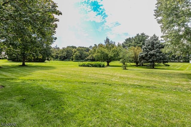 9 Summershade Ln, Raritan Twp., NJ 08551