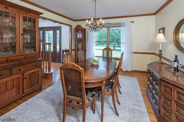 9 Summershade Ln, Raritan Twp., NJ 08551