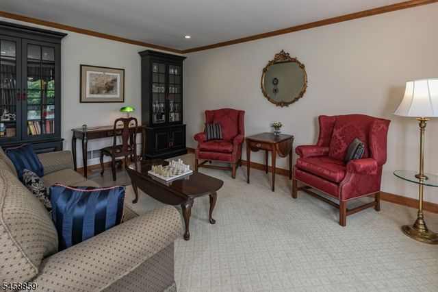 9 Summershade Ln, Raritan Twp., NJ 08551