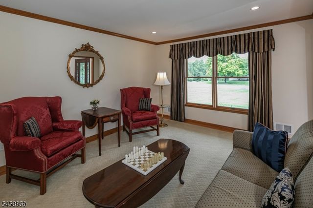 9 Summershade Ln, Raritan Twp., NJ 08551