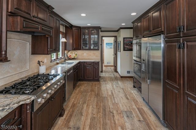 9 Summershade Ln, Raritan Twp., NJ 08551