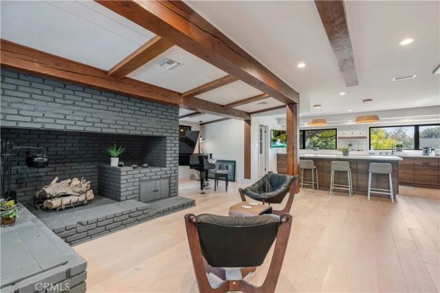 5950 Winnetka, Woodland Hills, CA 91367