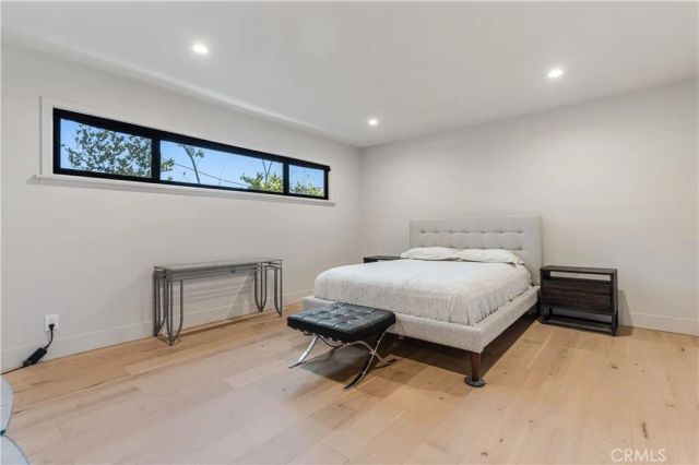 5950 Winnetka, Woodland Hills, CA 91367