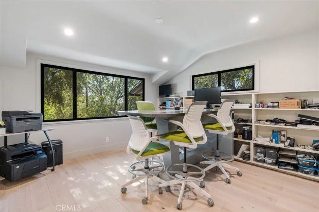5950 Winnetka, Woodland Hills, CA 91367