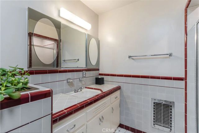 5950 Winnetka, Woodland Hills, CA 91367