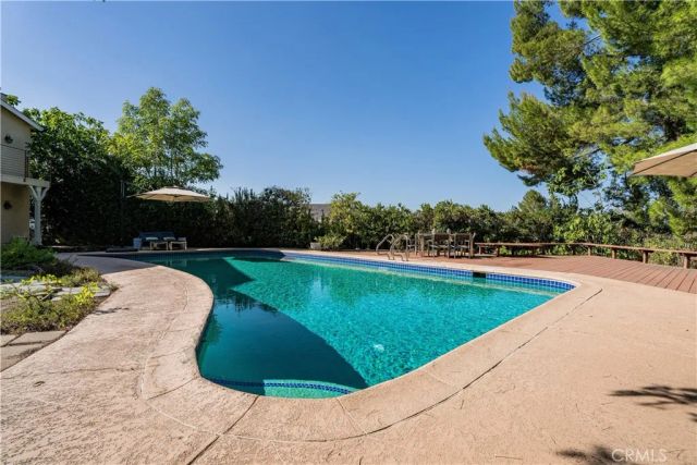 5950 Winnetka, Woodland Hills, CA 91367