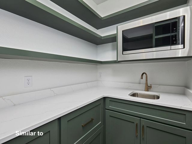 17539 North Valley Drive, Urbandale, IA 50322