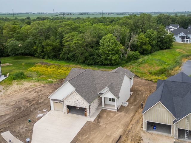 17539 North Valley Drive, Urbandale, IA 50322