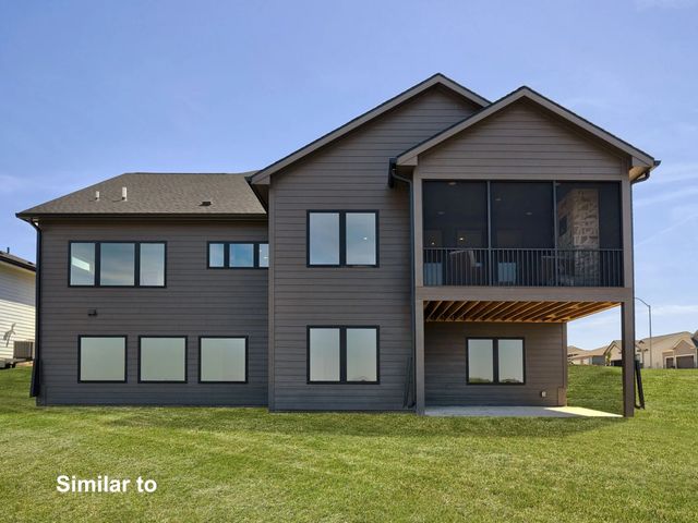 17539 North Valley Drive, Urbandale, IA 50322