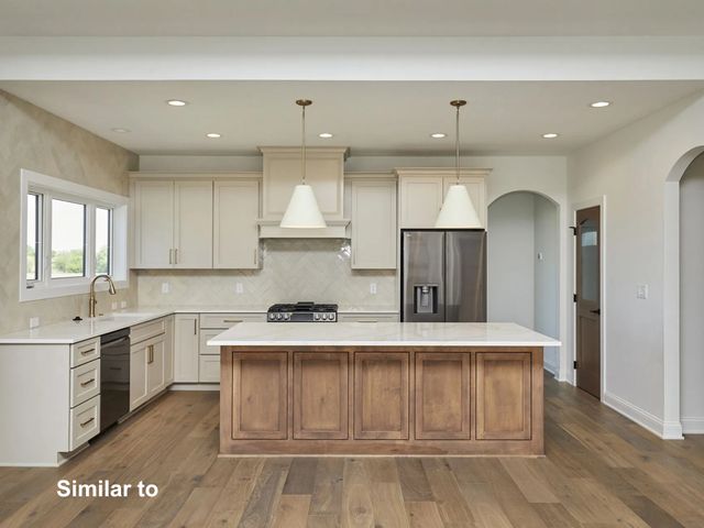 17539 North Valley Drive, Urbandale, IA 50322