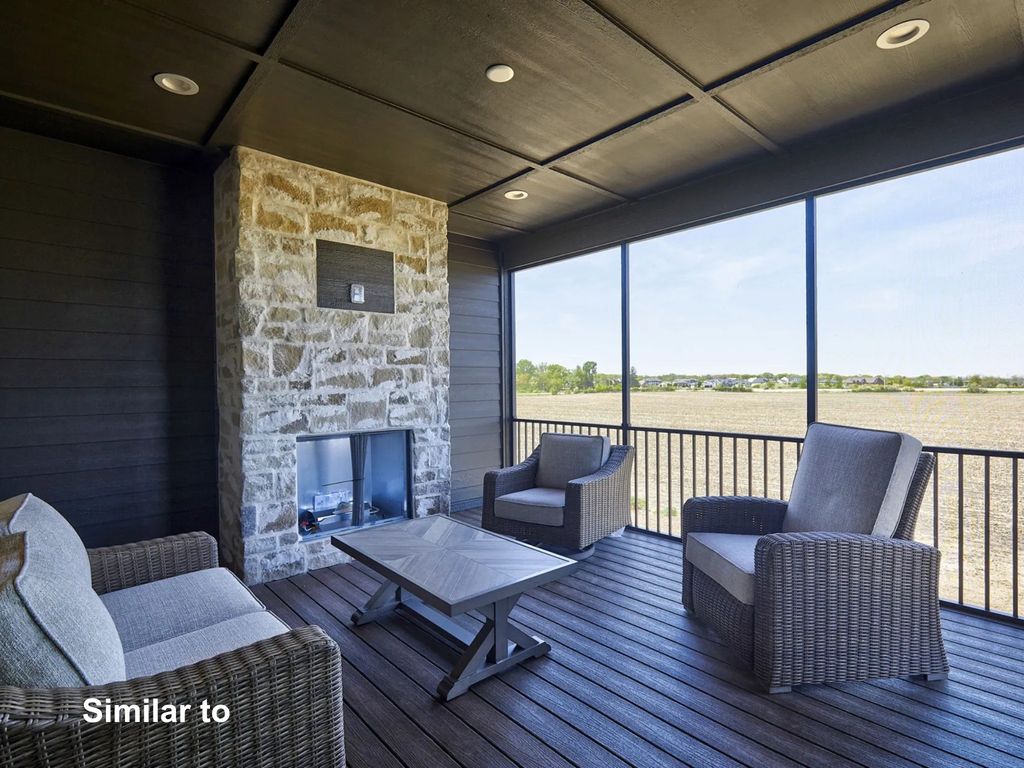 17539 North Valley Drive, Urbandale, IA 50322