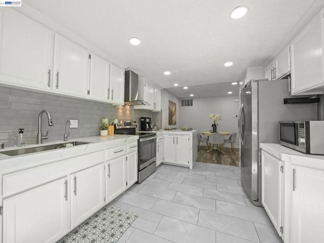 5371 San Simeon Pl, Castro Valley, CA 94552