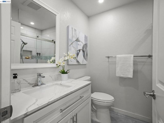 5371 San Simeon Pl, Castro Valley, CA 94552