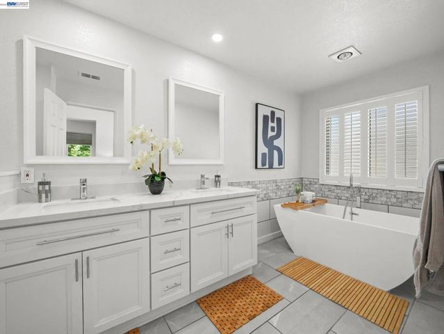 5371 San Simeon Pl, Castro Valley, CA 94552