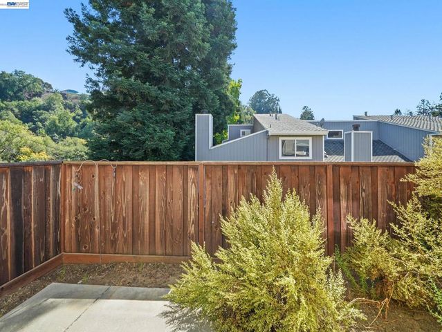 5371 San Simeon Pl, Castro Valley, CA 94552