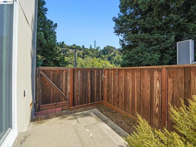 5371 San Simeon Pl, Castro Valley, CA 94552