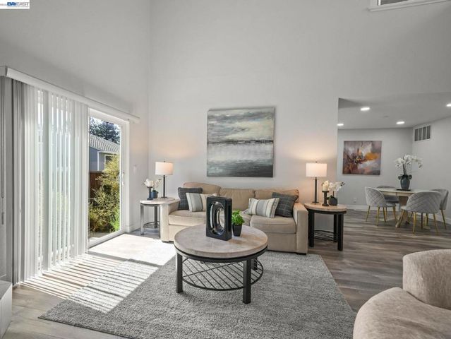 5371 San Simeon Pl, Castro Valley, CA 94552