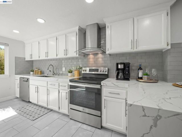 5371 San Simeon Pl, Castro Valley, CA 94552