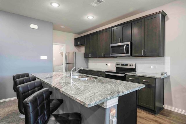 142 Lawndale Lane, Mabank, TX 75147