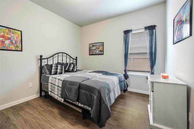 142 Lawndale Lane, Mabank, TX 75147