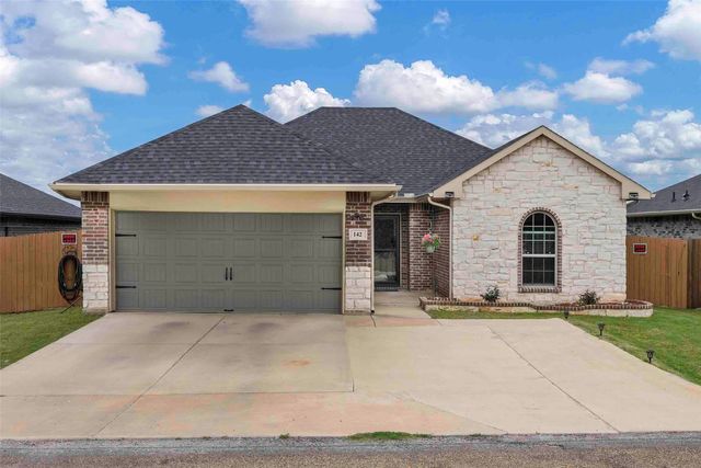142 Lawndale Lane, Mabank, TX 75147