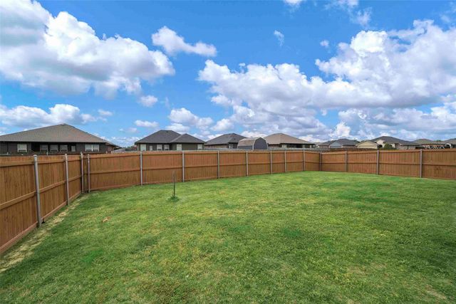 142 Lawndale Lane, Mabank, TX 75147