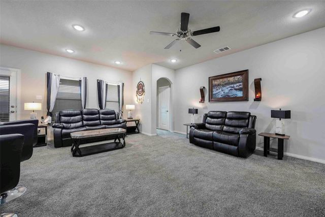 142 Lawndale Lane, Mabank, TX 75147