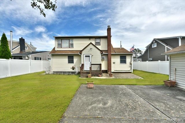 136 Maple Street, Massapequa Park, NY 11762