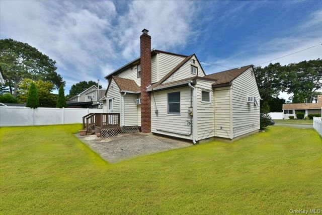 136 Maple Street, Massapequa Park, NY 11762