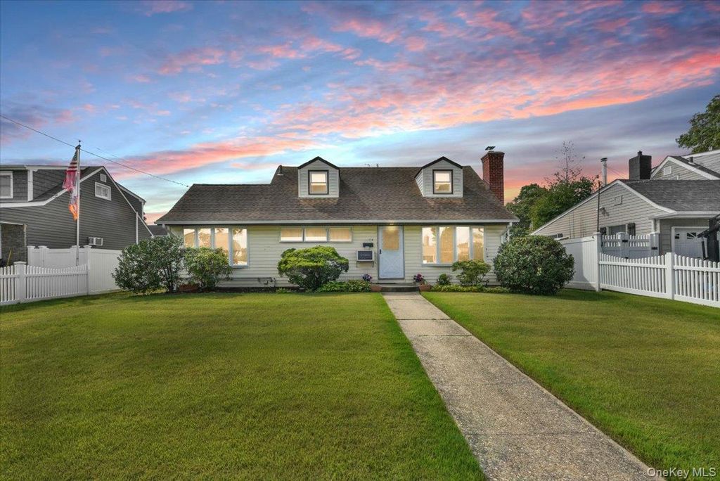 136 Maple Street, Massapequa Park, NY 11762