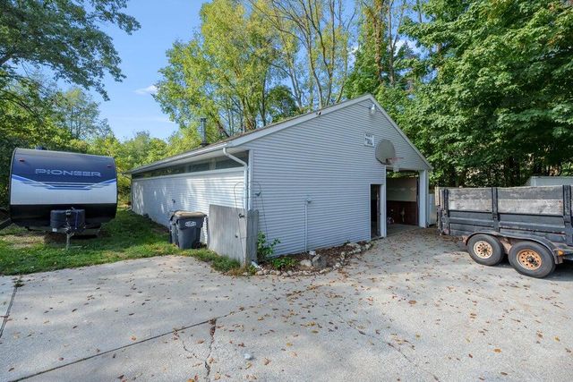 9980 S 2nd Street, Texas Twp, MI 49071